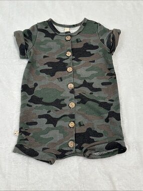 🍓 Childhoods Clothing Camo Romper 2T